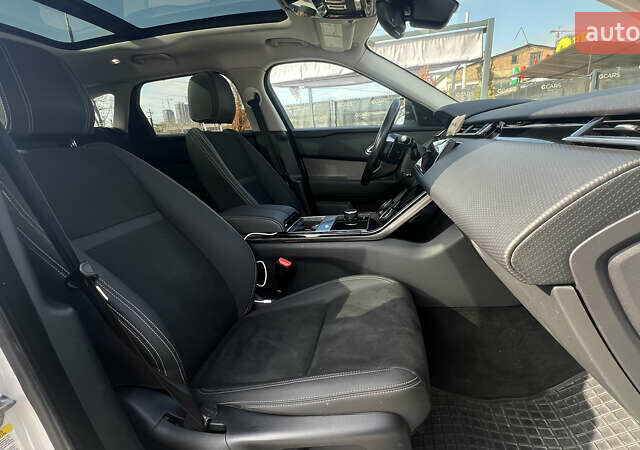 Белый Ленд Ровер Рендж Ровер Велар, объемом двигателя 2 л и пробегом 134 тыс. км за 25500 $, фото 27 на Automoto.ua