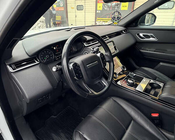 Білий Ленд Ровер Рендж Ровер Велар, об'ємом двигуна 2 л та пробігом 181 тис. км за 28500 $, фото 27 на Automoto.ua