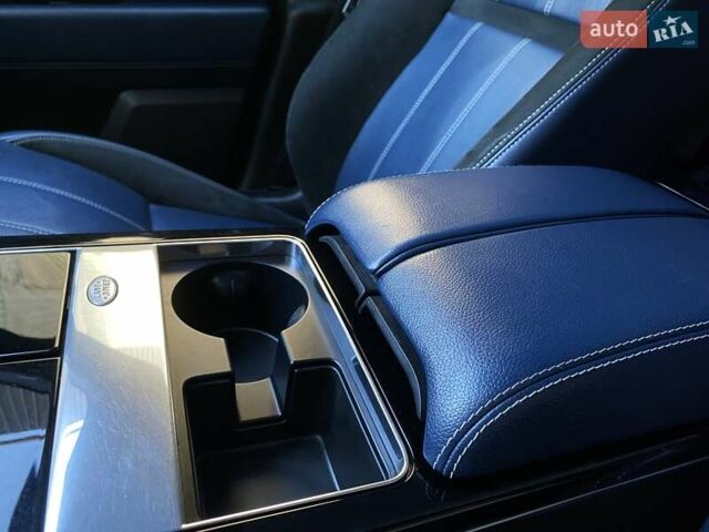 Белый Ленд Ровер Рендж Ровер Велар, объемом двигателя 2 л и пробегом 91 тыс. км за 34999 $, фото 46 на Automoto.ua