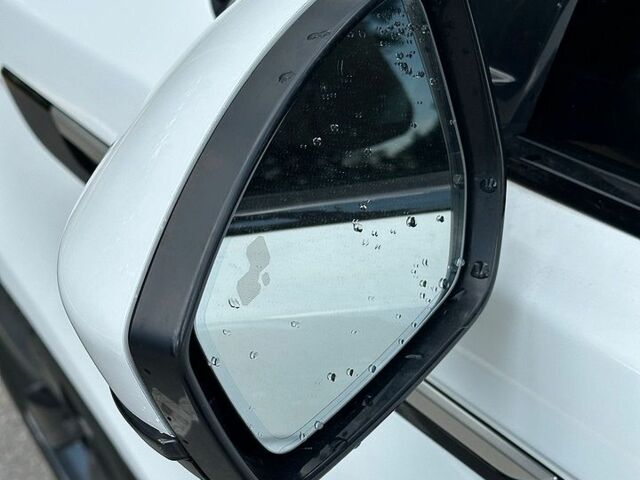 Белый Ленд Ровер Рендж Ровер Велар, объемом двигателя 2 л и пробегом 130 тыс. км за 26999 $, фото 11 на Automoto.ua