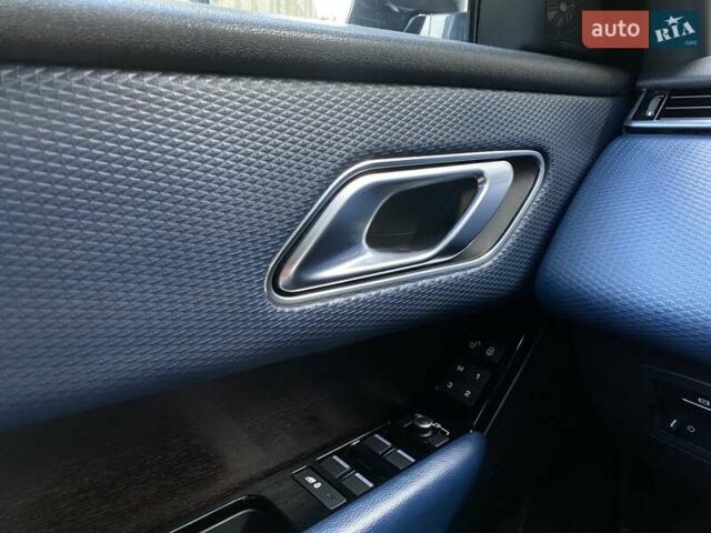 Белый Ленд Ровер Рендж Ровер Велар, объемом двигателя 2 л и пробегом 91 тыс. км за 34999 $, фото 31 на Automoto.ua