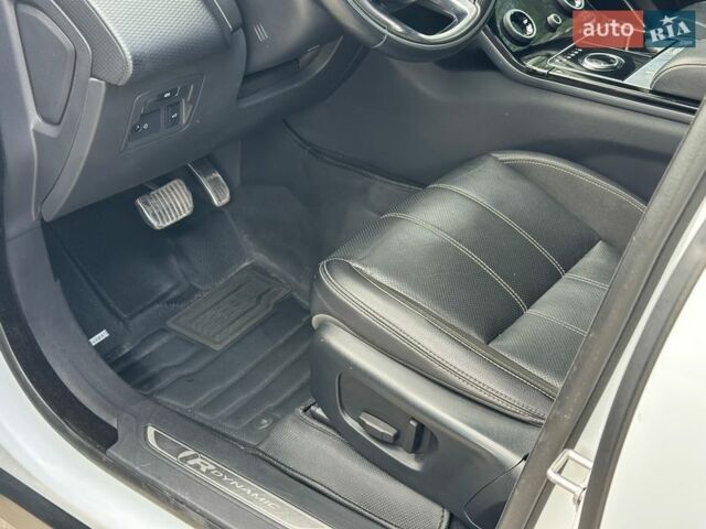 Білий Ленд Ровер Рендж Ровер Велар, об'ємом двигуна 2 л та пробігом 131 тис. км за 32000 $, фото 38 на Automoto.ua