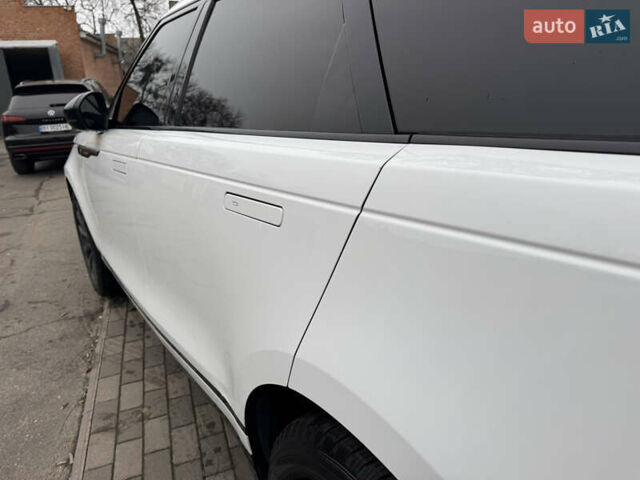 Білий Ленд Ровер Рендж Ровер Велар, об'ємом двигуна 2 л та пробігом 150 тис. км за 29900 $, фото 17 на Automoto.ua