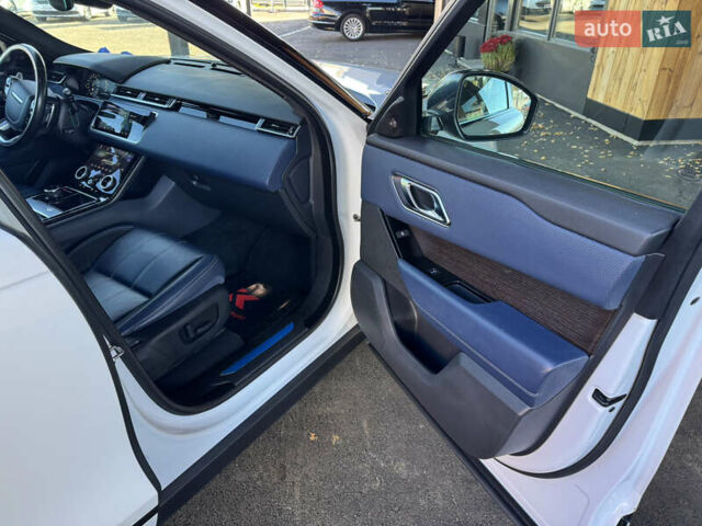 Белый Ленд Ровер Рендж Ровер Велар, объемом двигателя 2 л и пробегом 91 тыс. км за 34999 $, фото 54 на Automoto.ua