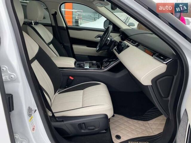 Белый Ленд Ровер Рендж Ровер Велар, объемом двигателя 3 л и пробегом 77 тыс. км за 34900 $, фото 27 на Automoto.ua