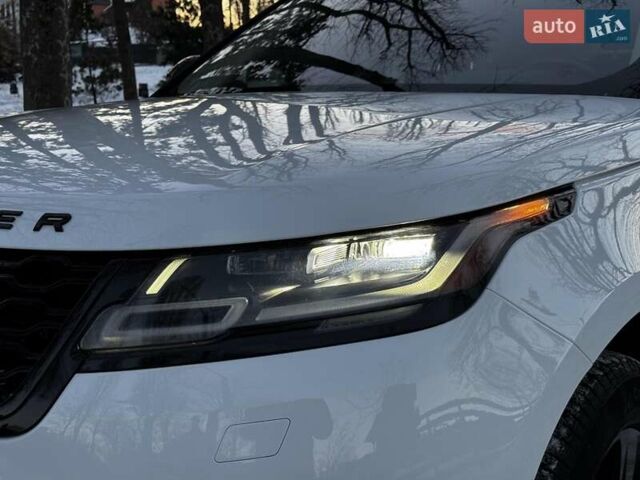 Білий Ленд Ровер Рендж Ровер Велар, об'ємом двигуна 2 л та пробігом 141 тис. км за 37690 $, фото 3 на Automoto.ua