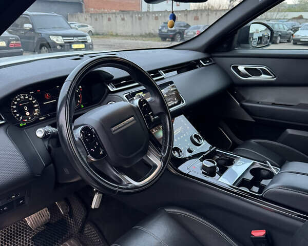 Ленд Ровер Рендж Ровер Велар 2018 в Киеве на Automoto.ua Белый Ленд Ровер Рендж Ровер Велар, объемом двигателя 2 л и пробегом 142 тыс. км за 32000 $, фото 8 на Automoto.ua