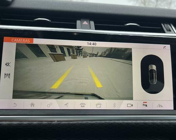 Белый Ленд Ровер Рендж Ровер Велар, объемом двигателя 2 л и пробегом 138 тыс. км за 39690 $, фото 42 на Automoto.ua