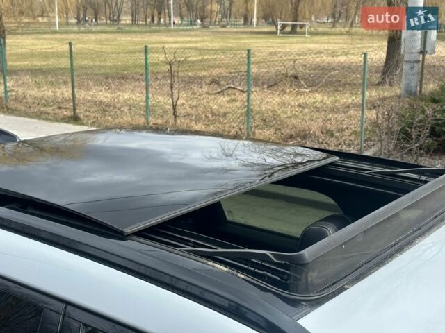 Білий Ленд Ровер Рендж Ровер Велар, об'ємом двигуна 2 л та пробігом 131 тис. км за 32000 $, фото 67 на Automoto.ua