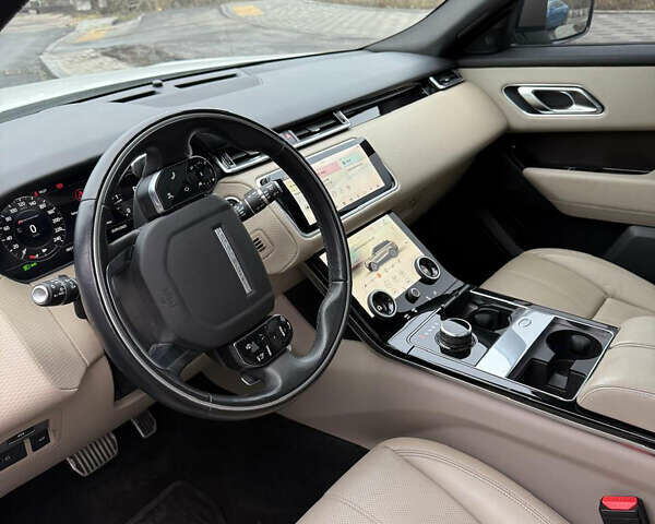 Білий Ленд Ровер Рендж Ровер Велар, об'ємом двигуна 2 л та пробігом 66 тис. км за 31000 $, фото 10 на Automoto.ua