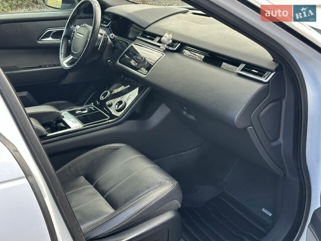 Білий Ленд Ровер Рендж Ровер Велар, об'ємом двигуна 2 л та пробігом 131 тис. км за 32000 $, фото 43 на Automoto.ua