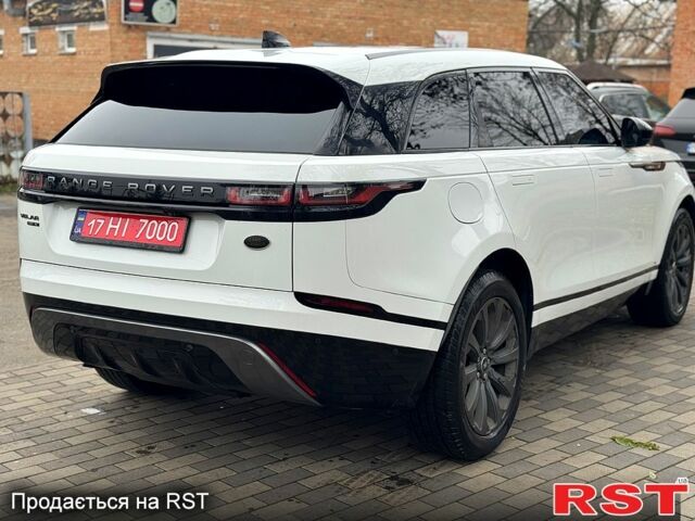 Белый Ленд Ровер Рендж Ровер Велар, объемом двигателя 2 л и пробегом 150 тыс. км за 29900 $, фото 4 на Automoto.ua