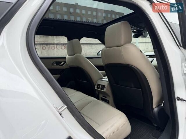 Білий Ленд Ровер Рендж Ровер Велар, об'ємом двигуна 2 л та пробігом 65 тис. км за 37500 $, фото 18 на Automoto.ua