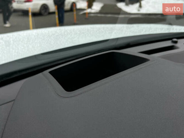 Белый Ленд Ровер Рендж Ровер Велар, объемом двигателя 3 л и пробегом 60 тыс. км за 33900 $, фото 22 на Automoto.ua