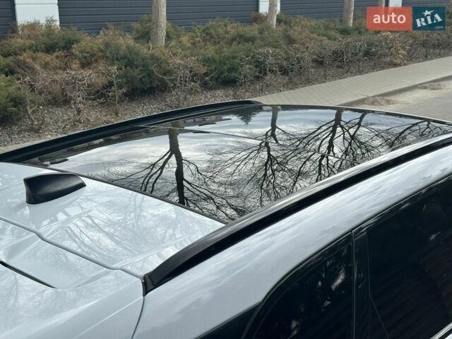 Білий Ленд Ровер Рендж Ровер Велар, об'ємом двигуна 2 л та пробігом 131 тис. км за 32000 $, фото 28 на Automoto.ua