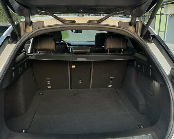 Білий Ленд Ровер Рендж Ровер Велар, об'ємом двигуна 2 л та пробігом 150 тис. км за 29900 $, фото 30 на Automoto.ua