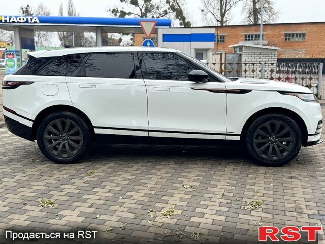 Белый Ленд Ровер Рендж Ровер Велар, объемом двигателя 2 л и пробегом 150 тыс. км за 29900 $, фото 3 на Automoto.ua