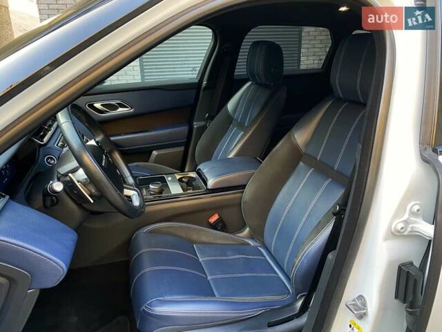 Белый Ленд Ровер Рендж Ровер Велар, объемом двигателя 2 л и пробегом 91 тыс. км за 34999 $, фото 34 на Automoto.ua