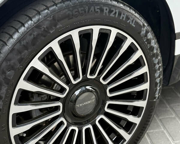 Белый Ленд Ровер Рендж Ровер Велар, объемом двигателя 3 л и пробегом 55 тыс. км за 39000 $, фото 7 на Automoto.ua