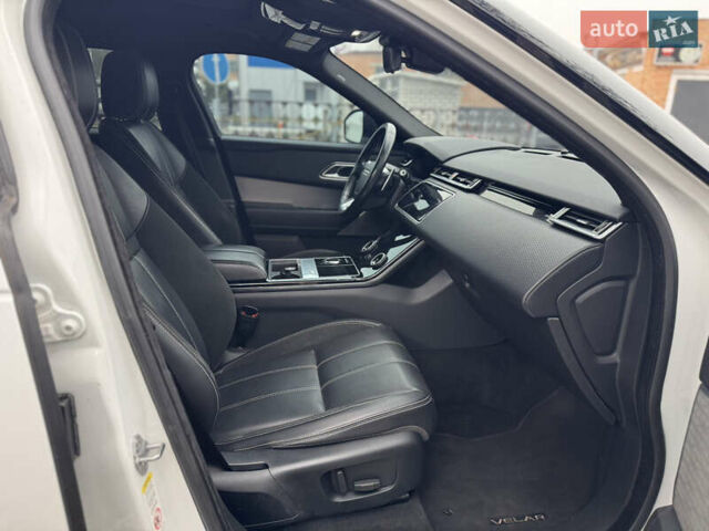 Білий Ленд Ровер Рендж Ровер Велар, об'ємом двигуна 2 л та пробігом 150 тис. км за 29900 $, фото 26 на Automoto.ua