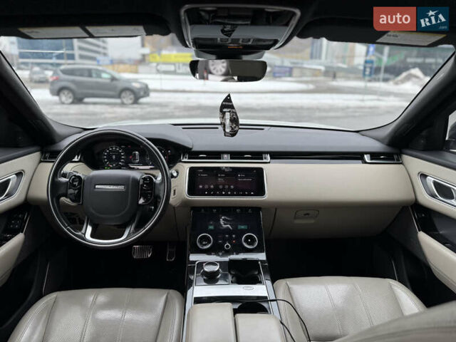 Білий Ленд Ровер Рендж Ровер Велар, об'ємом двигуна 2 л та пробігом 124 тис. км за 30499 $, фото 18 на Automoto.ua