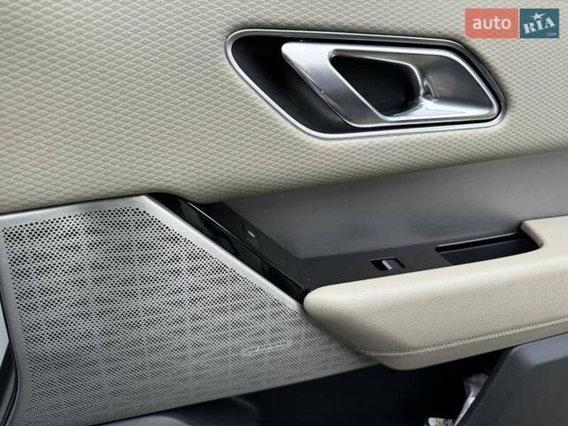 Белый Ленд Ровер Рендж Ровер Велар, объемом двигателя 3 л и пробегом 133 тыс. км за 39500 $, фото 27 на Automoto.ua