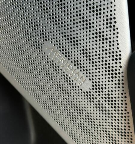 Білий Ленд Ровер Рендж Ровер Велар, об'ємом двигуна 2 л та пробігом 130 тис. км за 32200 $, фото 21 на Automoto.ua