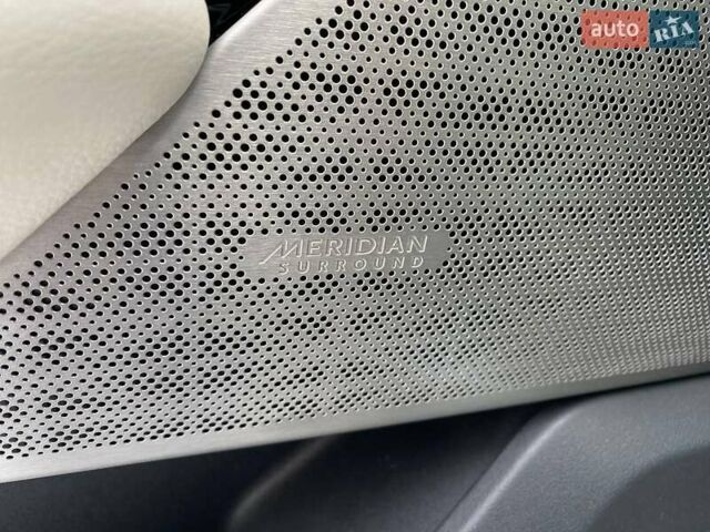 Белый Ленд Ровер Рендж Ровер Велар, объемом двигателя 3 л и пробегом 77 тыс. км за 34900 $, фото 12 на Automoto.ua