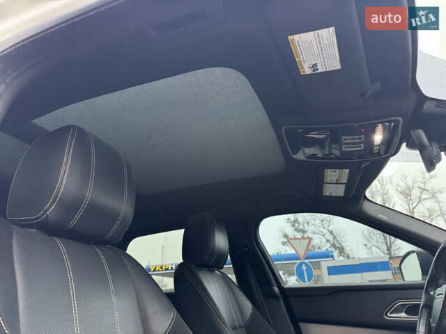 Білий Ленд Ровер Рендж Ровер Велар, об'ємом двигуна 2 л та пробігом 150 тис. км за 29900 $, фото 30 на Automoto.ua