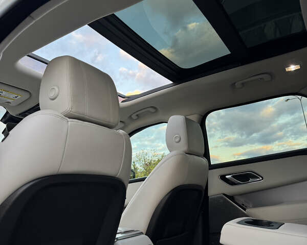 Белый Ленд Ровер Рендж Ровер Велар, объемом двигателя 2 л и пробегом 80 тыс. км за 35500 $, фото 37 на Automoto.ua