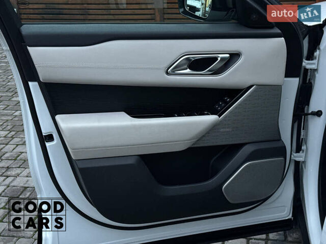 Белый Ленд Ровер Рендж Ровер Велар, объемом двигателя 2 л и пробегом 51 тыс. км за 42500 $, фото 17 на Automoto.ua