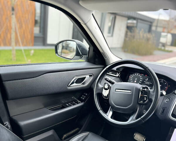 Белый Ленд Ровер Рендж Ровер Велар, объемом двигателя 2 л и пробегом 62 тыс. км за 39900 $, фото 19 на Automoto.ua