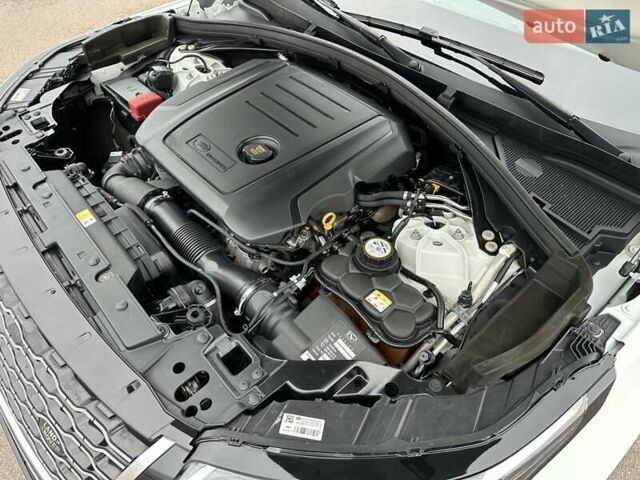 Білий Ленд Ровер Рендж Ровер Велар, об'ємом двигуна 2 л та пробігом 129 тис. км за 34900 $, фото 34 на Automoto.ua