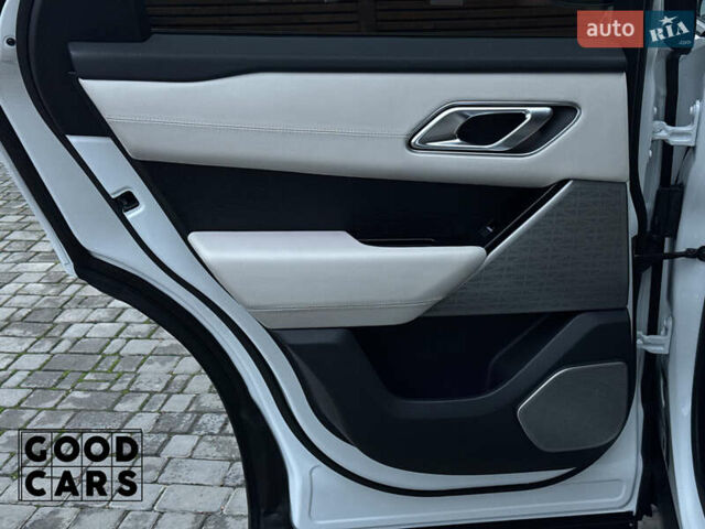 Белый Ленд Ровер Рендж Ровер Велар, объемом двигателя 2 л и пробегом 51 тыс. км за 42500 $, фото 25 на Automoto.ua