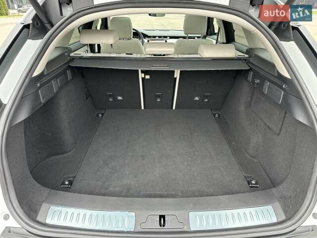 Білий Ленд Ровер Рендж Ровер Велар, об'ємом двигуна 2 л та пробігом 129 тис. км за 34900 $, фото 31 на Automoto.ua