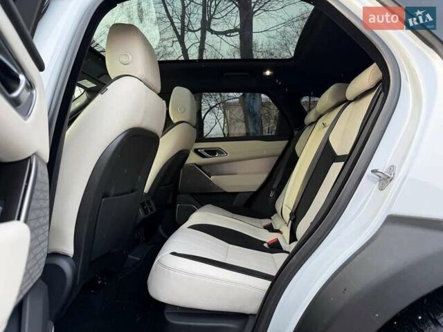 Белый Ленд Ровер Рендж Ровер Велар, объемом двигателя 3 л и пробегом 65 тыс. км за 29000 $, фото 15 на Automoto.ua