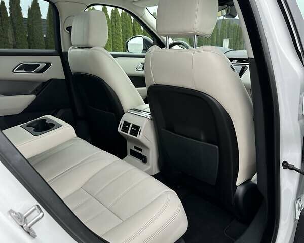 Білий Ленд Ровер Рендж Ровер Велар, об'ємом двигуна 2 л та пробігом 129 тис. км за 34900 $, фото 25 на Automoto.ua