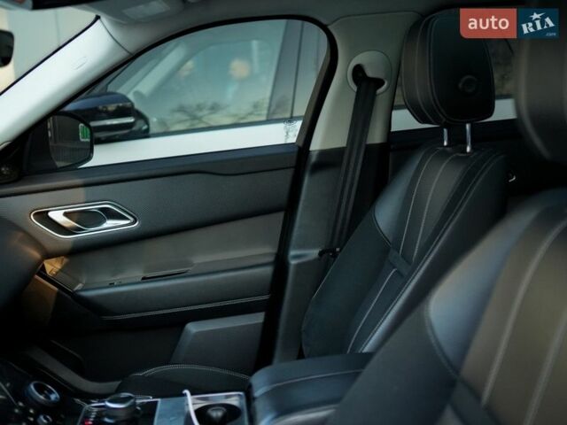 Білий Ленд Ровер Рендж Ровер Велар, об'ємом двигуна 2 л та пробігом 27 тис. км за 37000 $, фото 7 на Automoto.ua