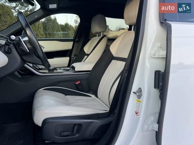 Белый Ленд Ровер Рендж Ровер Велар, объемом двигателя 2 л и пробегом 112 тыс. км за 31999 $, фото 8 на Automoto.ua