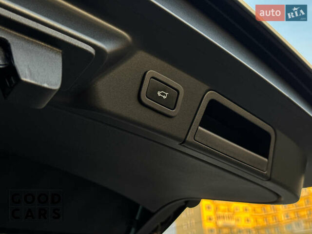 Белый Ленд Ровер Рендж Ровер Велар, объемом двигателя 2 л и пробегом 79 тыс. км за 43000 $, фото 15 на Automoto.ua