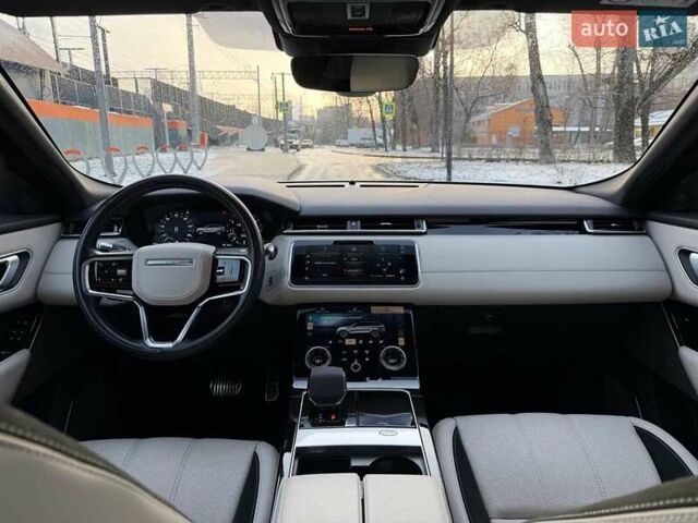 Белый Ленд Ровер Рендж Ровер Велар, объемом двигателя 3 л и пробегом 65 тыс. км за 29000 $, фото 12 на Automoto.ua