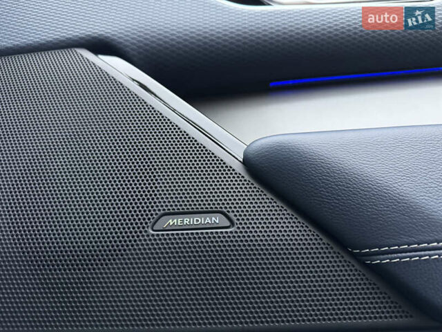 Белый Ленд Ровер Рендж Ровер Велар, объемом двигателя 2.99 л и пробегом 71 тыс. км за 49900 $, фото 33 на Automoto.ua