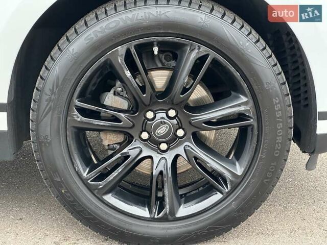 Білий Ленд Ровер Рендж Ровер Велар, об'ємом двигуна 2 л та пробігом 129 тис. км за 34900 $, фото 9 на Automoto.ua