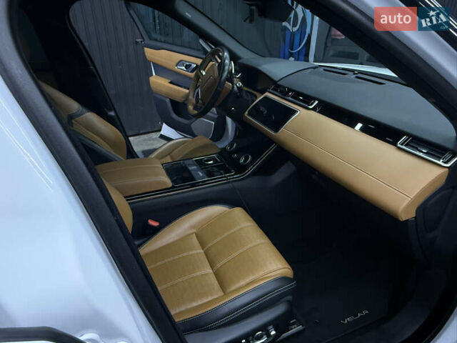 Белый Ленд Ровер Рендж Ровер Велар, объемом двигателя 3 л и пробегом 95 тыс. км за 43000 $, фото 8 на Automoto.ua