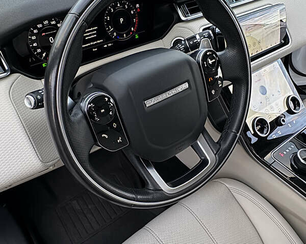 Белый Ленд Ровер Рендж Ровер Велар, объемом двигателя 2 л и пробегом 80 тыс. км за 35500 $, фото 29 на Automoto.ua