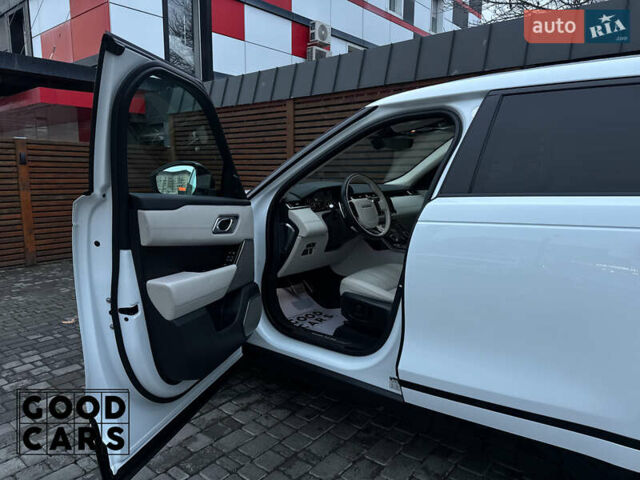 Белый Ленд Ровер Рендж Ровер Велар, объемом двигателя 2 л и пробегом 51 тыс. км за 42500 $, фото 20 на Automoto.ua