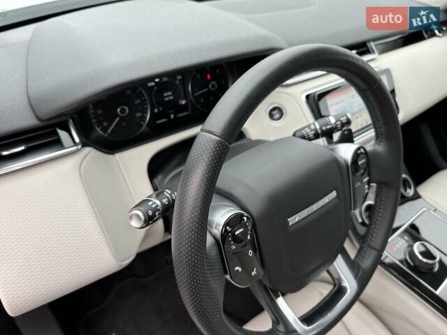 Білий Ленд Ровер Рендж Ровер Велар, об'ємом двигуна 2 л та пробігом 129 тис. км за 34900 $, фото 16 на Automoto.ua