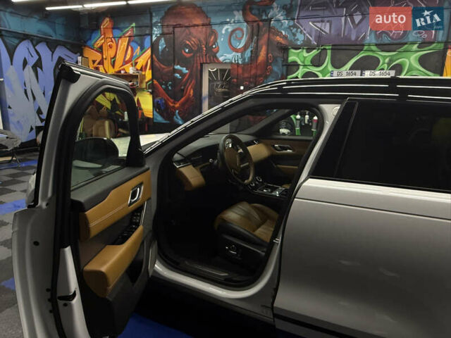 Белый Ленд Ровер Рендж Ровер Велар, объемом двигателя 3 л и пробегом 95 тыс. км за 43000 $, фото 13 на Automoto.ua