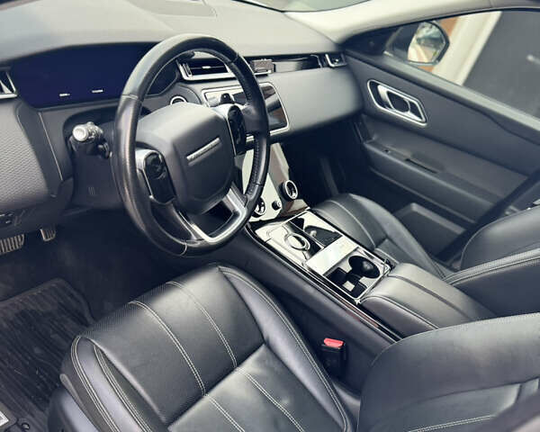 Белый Ленд Ровер Рендж Ровер Велар, объемом двигателя 2 л и пробегом 62 тыс. км за 39900 $, фото 15 на Automoto.ua