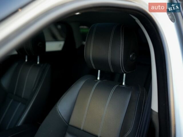 Білий Ленд Ровер Рендж Ровер Велар, об'ємом двигуна 2 л та пробігом 27 тис. км за 37000 $, фото 6 на Automoto.ua